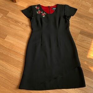 Vintage Sag Harbor, short sleeve black/red green floral midi dress. Size 6P.
